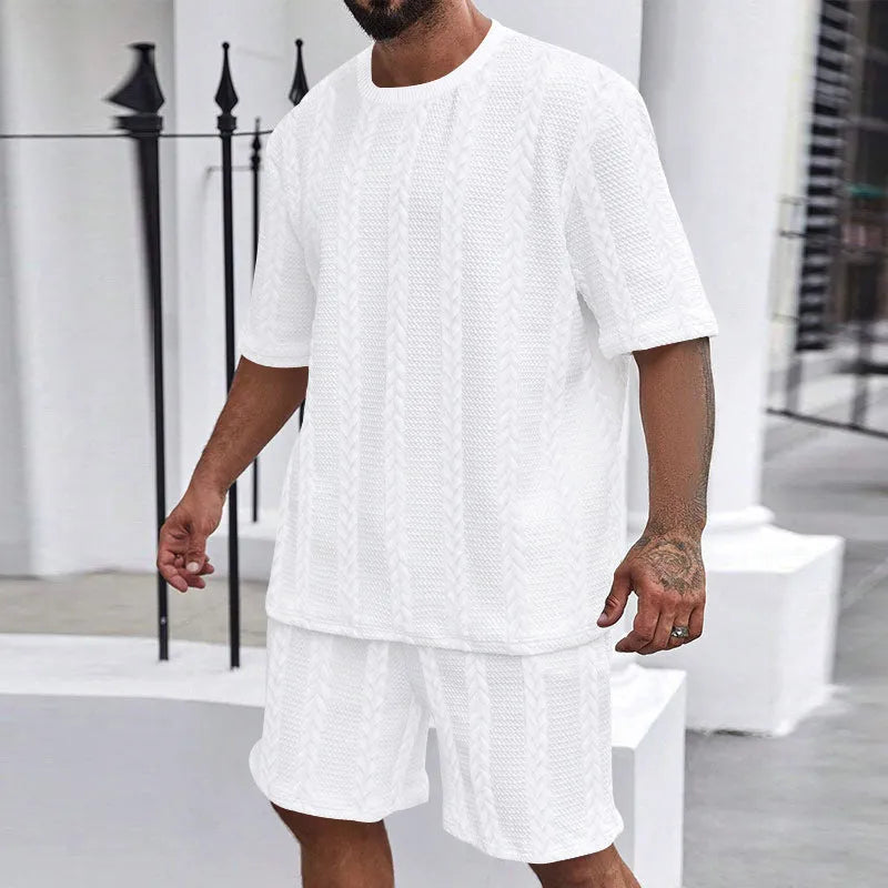 Men's knitted jacquard summer casual set with short-sleeve pullover and matching shorts in solid colour