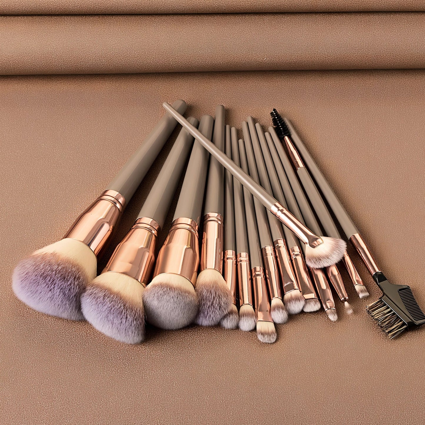 15-piece brown makeup brush set with 19cm lengths and 4cm man-made fibre eye shadow brush
