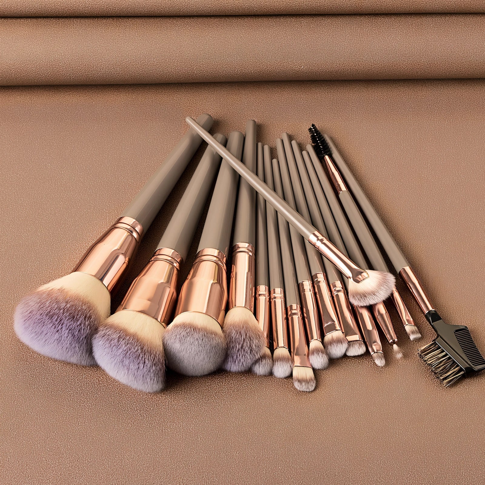15-piece brown makeup brush set with 19cm lengths and 4cm man-made fibre eye shadow brush