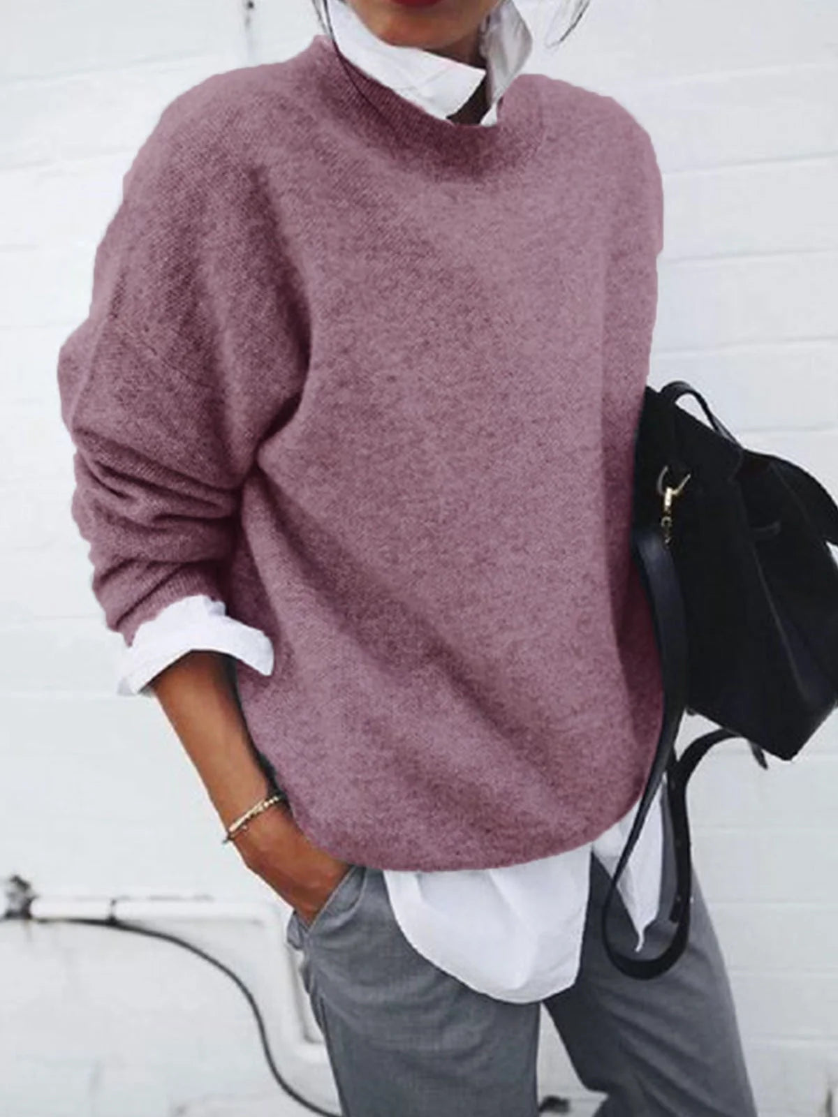 Women's long sleeve pullover sweater in solid colours for autumn and winter wear