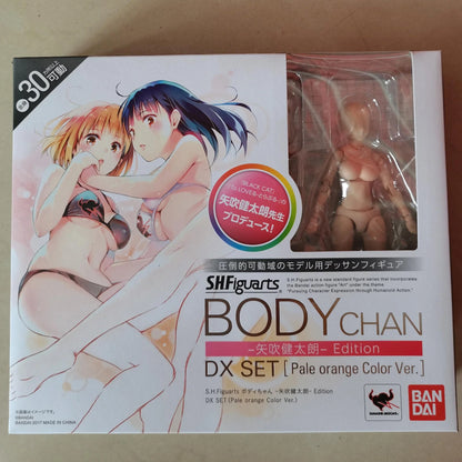 Articulated human mannequin kits for artists with interchangeable accessories