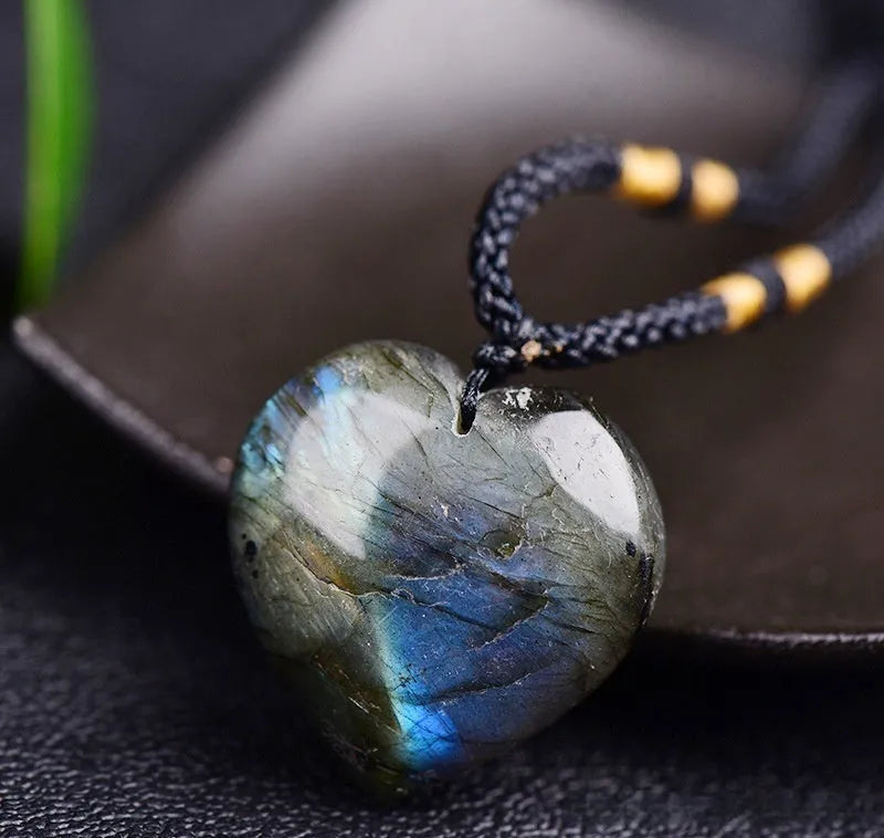 Natural labradorite moonstone heart necklace with blue light crystal geometric pendant