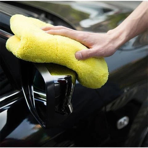 Two-colour double-sided car cleaning towel for scratch-free wash