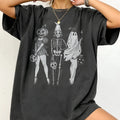 Straight-fit cotton summer t-shirt with round neck and loose short sleeves in multiple colour options