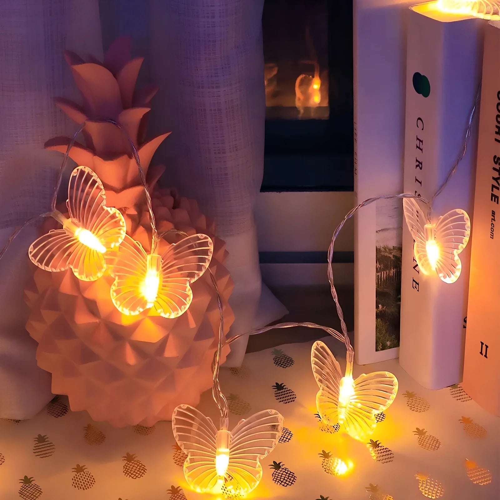 3-metre butterfly light string with 20 LEDs spaced 15cm, featuring 4.5x6cm accents, battery operated for Christmas decor