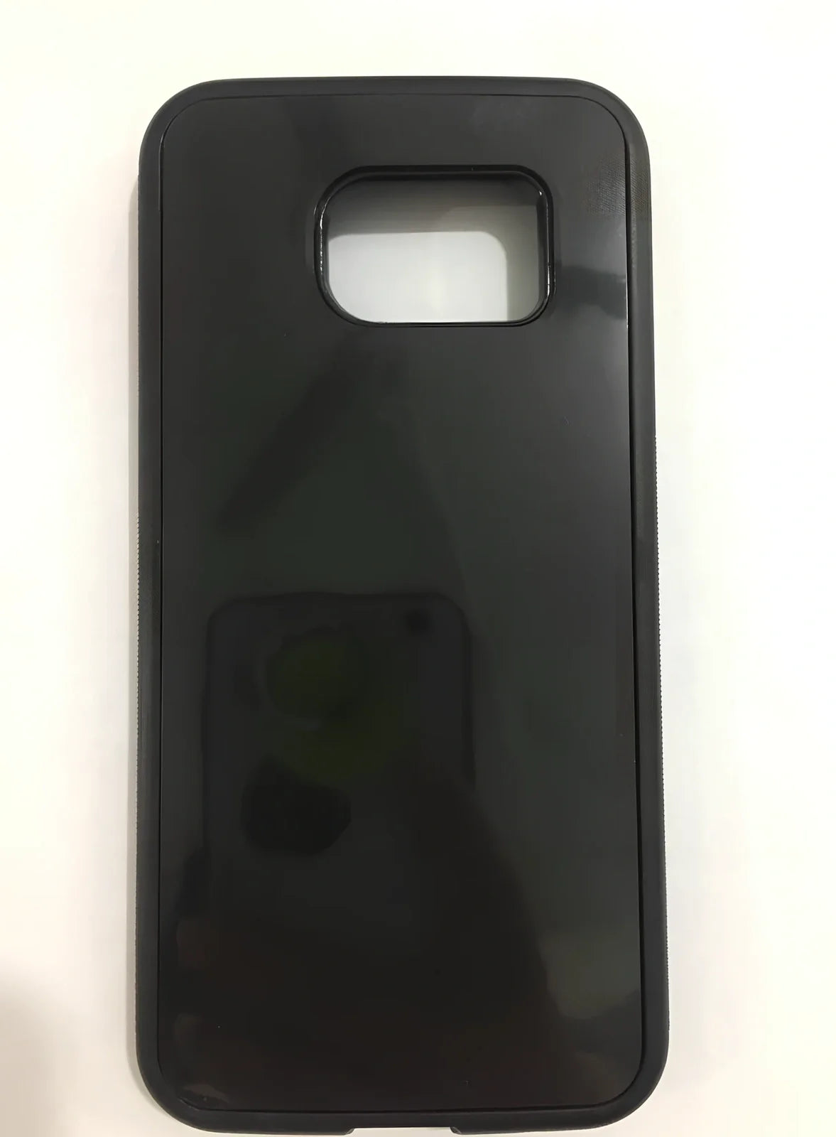 Black anti-gravity nano-adsorption phone case sticking to glass surface, compatible with iPhone 13 Pro Max, TPU-PC material
