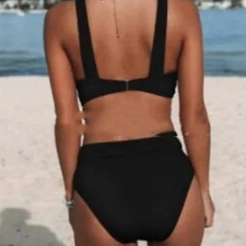 Women's solid colour slim fit bikini set in black with complete top and pants