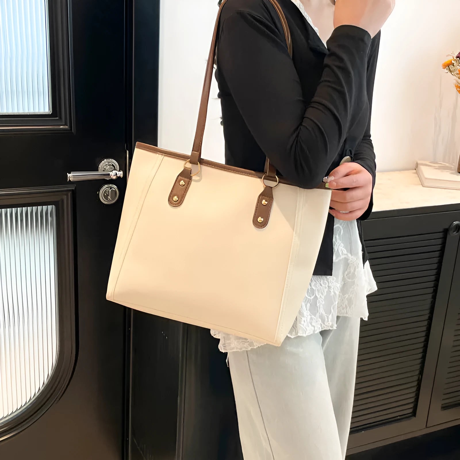 Korean style square horizontal shoulder underarm bag in PU leather with a sandwich pocket.