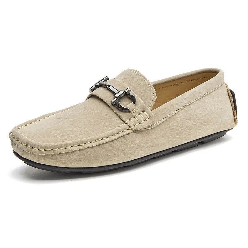 Men's beige leather casual Doug shoes with a round toe and rubber sole on a white background.
