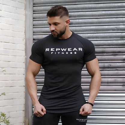 Slim-fit quick-drying stretch short-sleeve t-shirt in black with embossed letter prints, round neck, sizes M-XXL