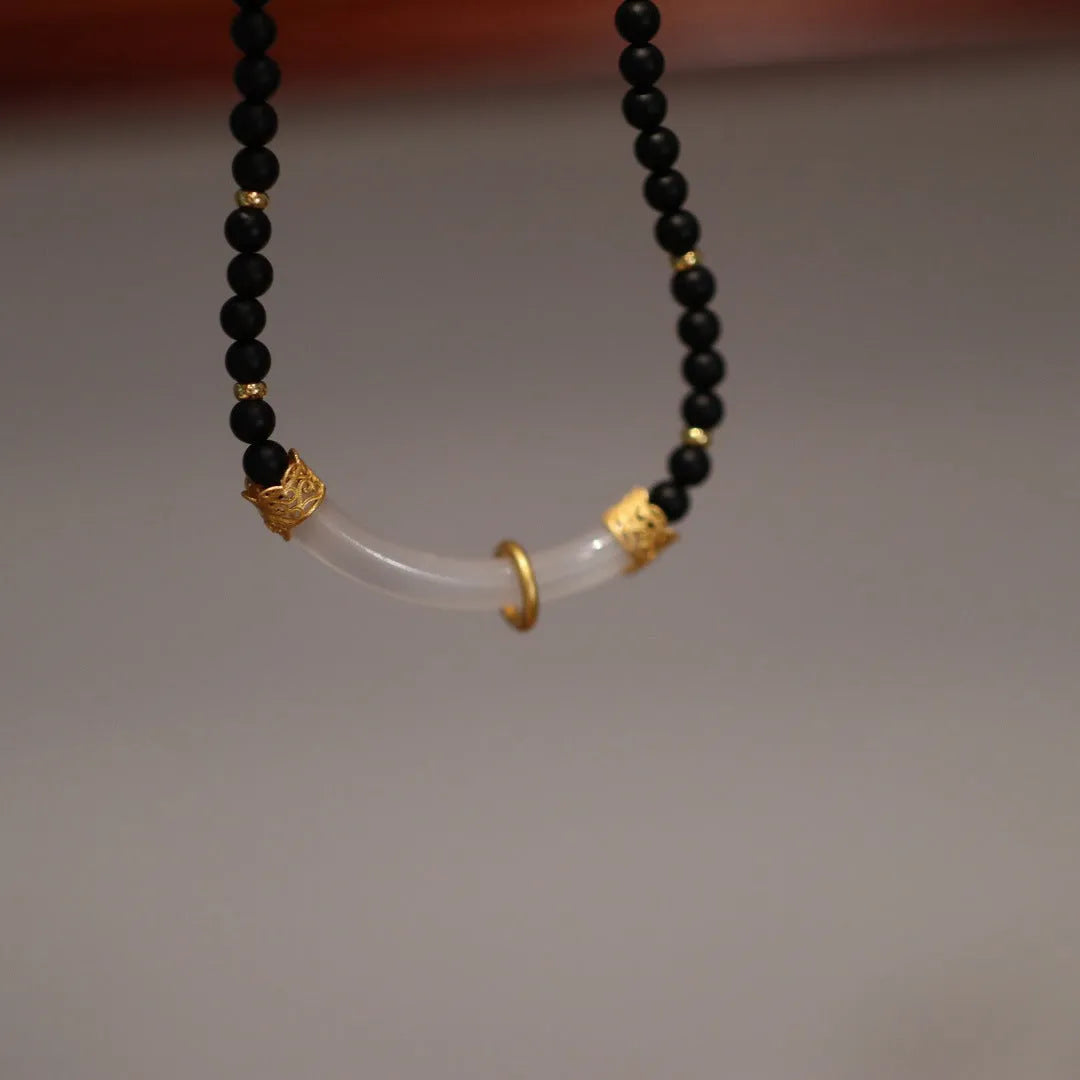Chinese style U-shaped black agate white chalcedony necklace with 925 silver pendant