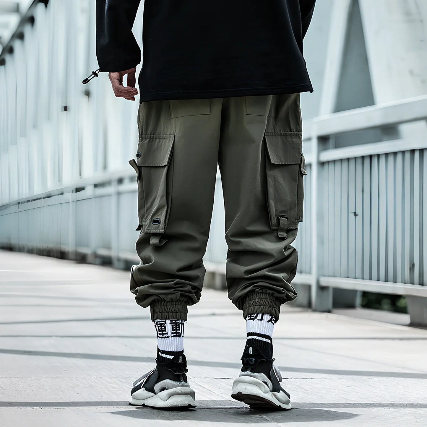 Loose cotton harem pants in army green, size M with 95cm length and micro-elastic 39cm waist, featuring side pockets