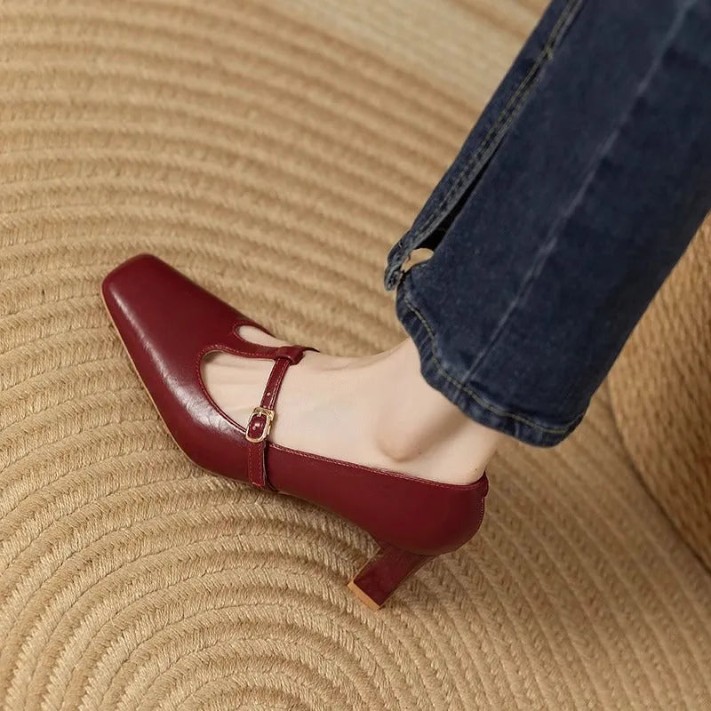 Square toe low-cut chunky heel Mary Jane shoes with buckle closure in apricot colour