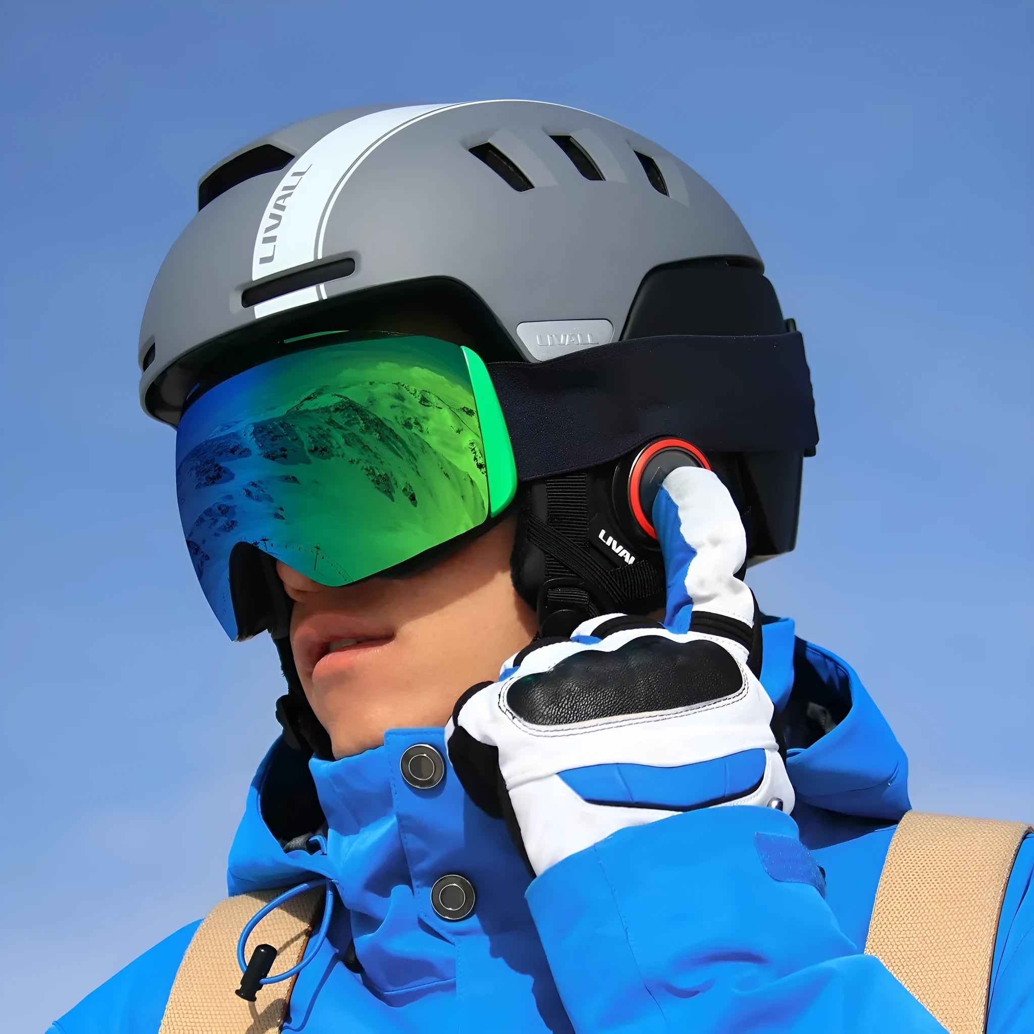 Smart ski helmet in Graphite Black with 15 air vents and Bluetooth features for winter sports