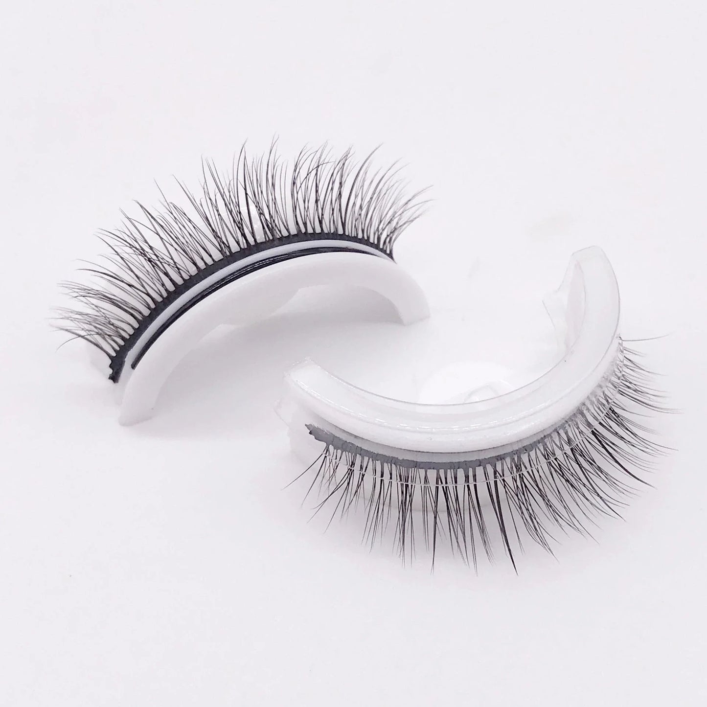 Captivating 3D layered mink-like false eyelashes for bold, voluminous eye makeup looks