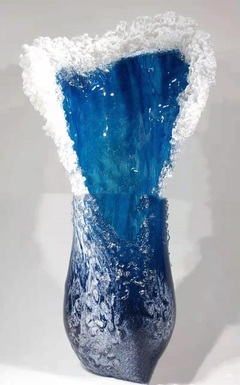 Majestic Wavy Vase Resin Desktop Flower Pot with ocean wave design