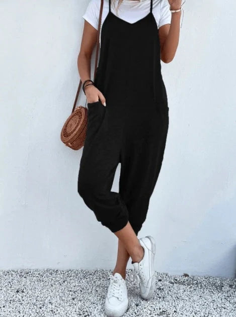 Women's sleeveless polyester jumpsuit with zipper and patch pockets in various colours