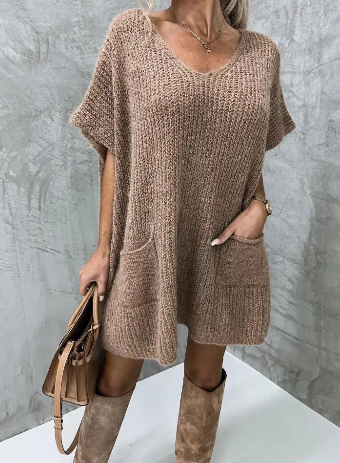 Loose fit V-neck long sleeve pullover top in deer velvet fabric with pockets, black colour