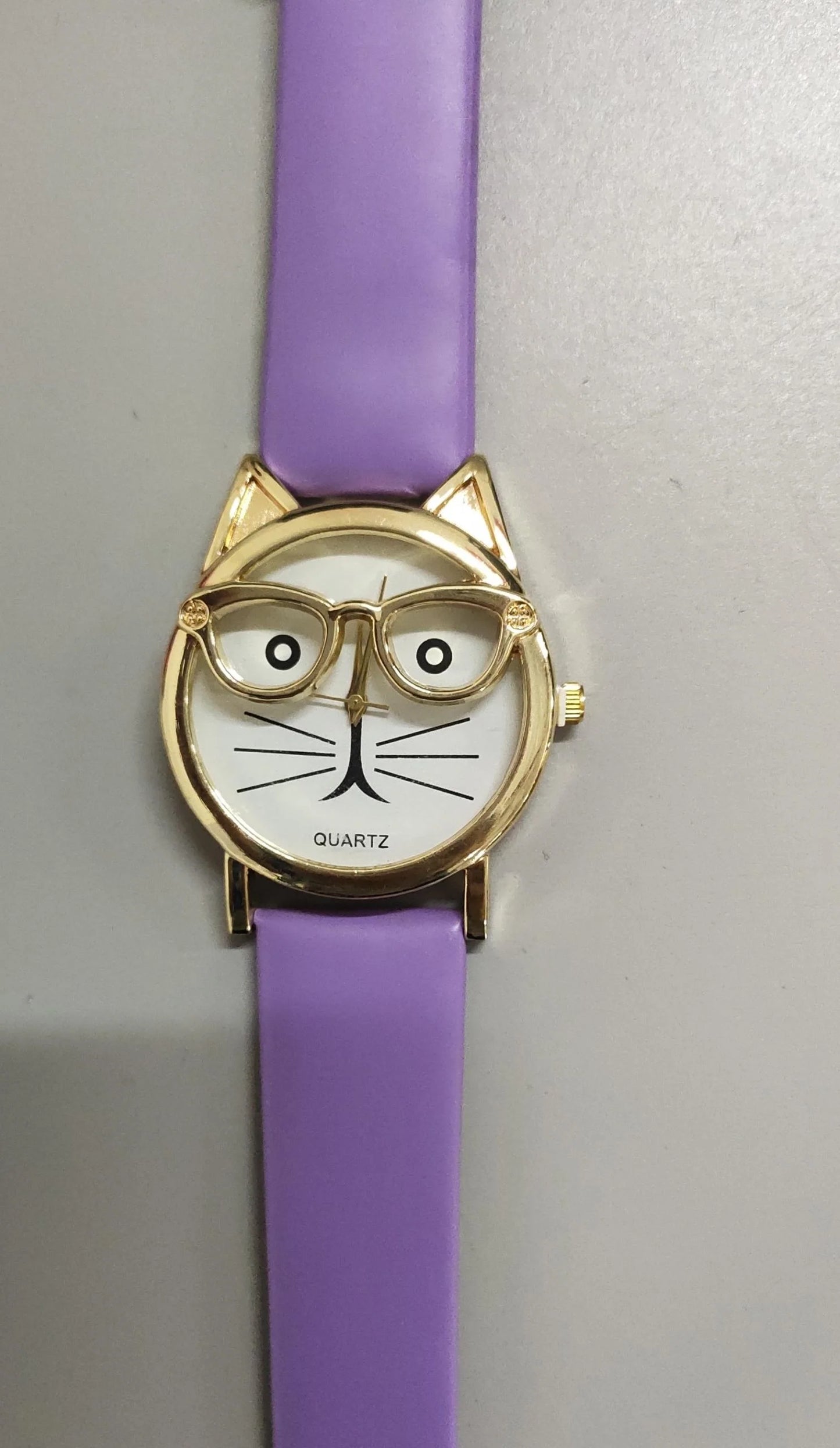 Cat face cartoon children's watch with quartz movement and colourful strap options