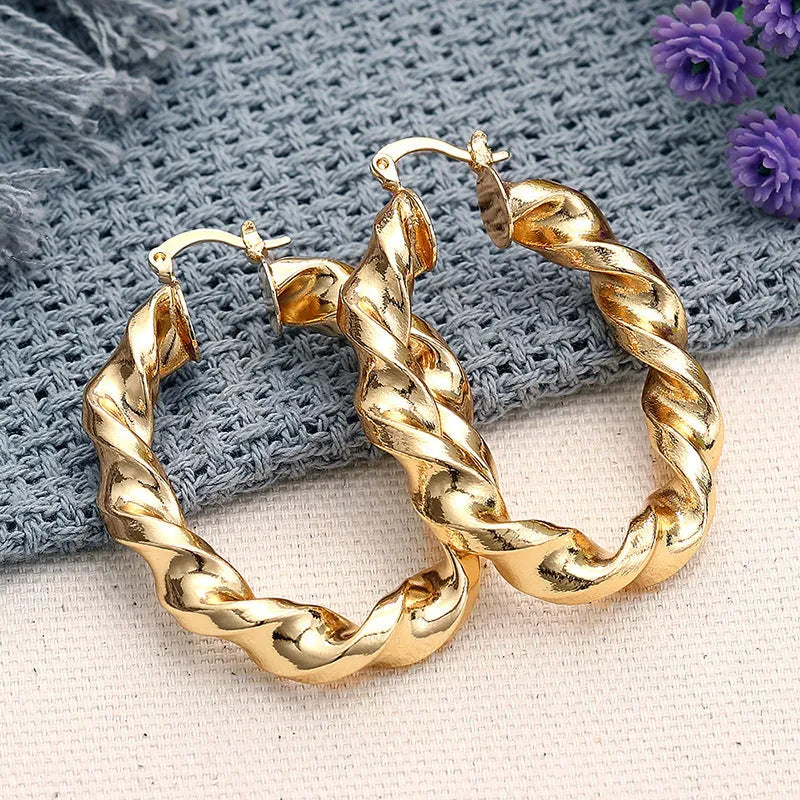 Copper geometric drop-shaped ear clip with electroplated finish for women