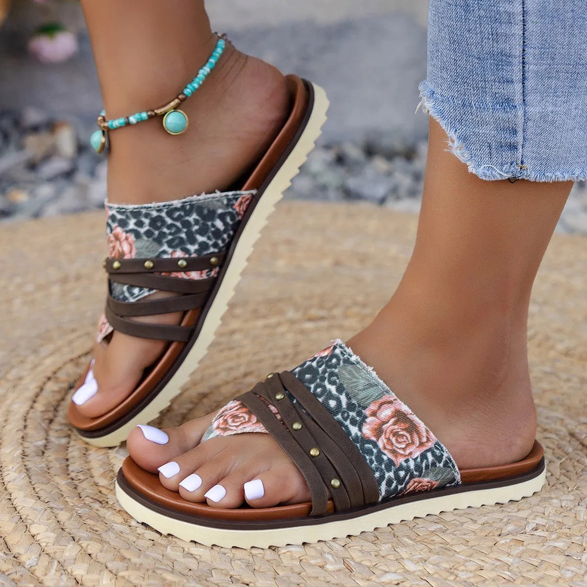 Plus size casual flip-flops beach sandals in candy colours with artificial PU upper and rubber sole