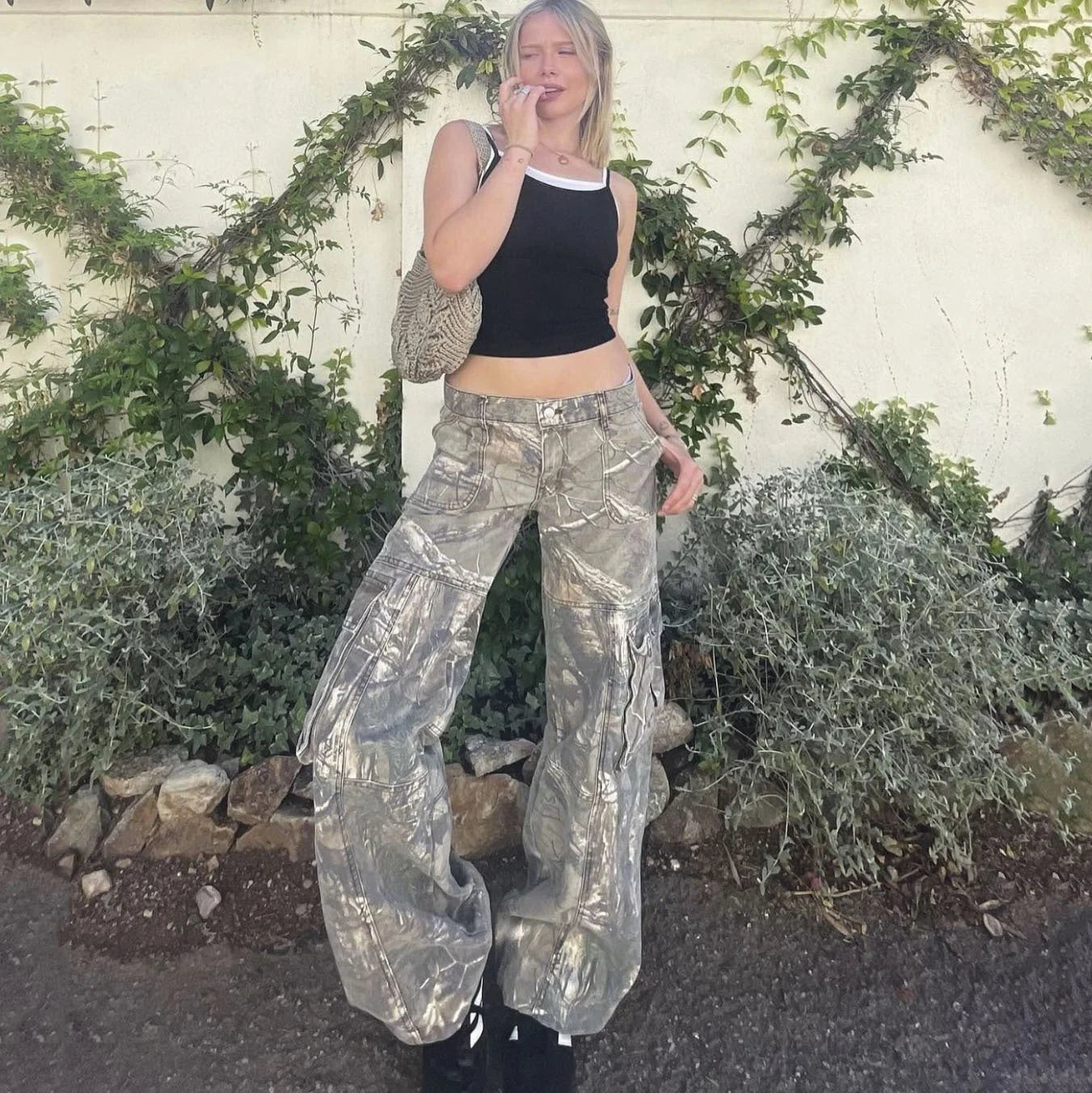 Women's casual camouflage cargo pants with multiple pockets for summer wear