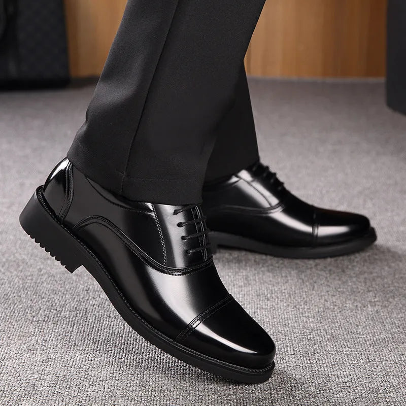 Black cowhide men's business formal leather shoes with round toe and rubber sole