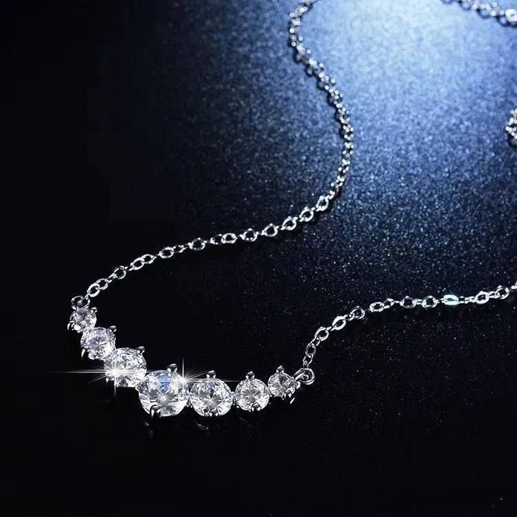 One-carat moissanite seven-star smile pendant necklace for women, white gold electroplated copper, O-link chain