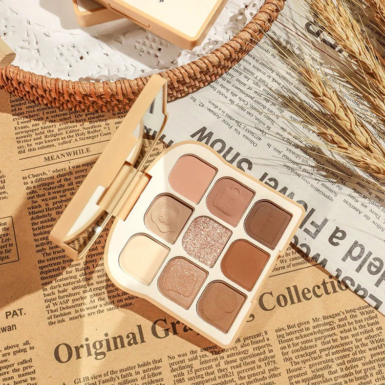 Blush All-in-one Ins Nine-color Eyeshadow Palette with eight matte and shimmer shades for versatile day-to-night looks, featuring buildable pigmentation that lasts up to 8 hours without creasing