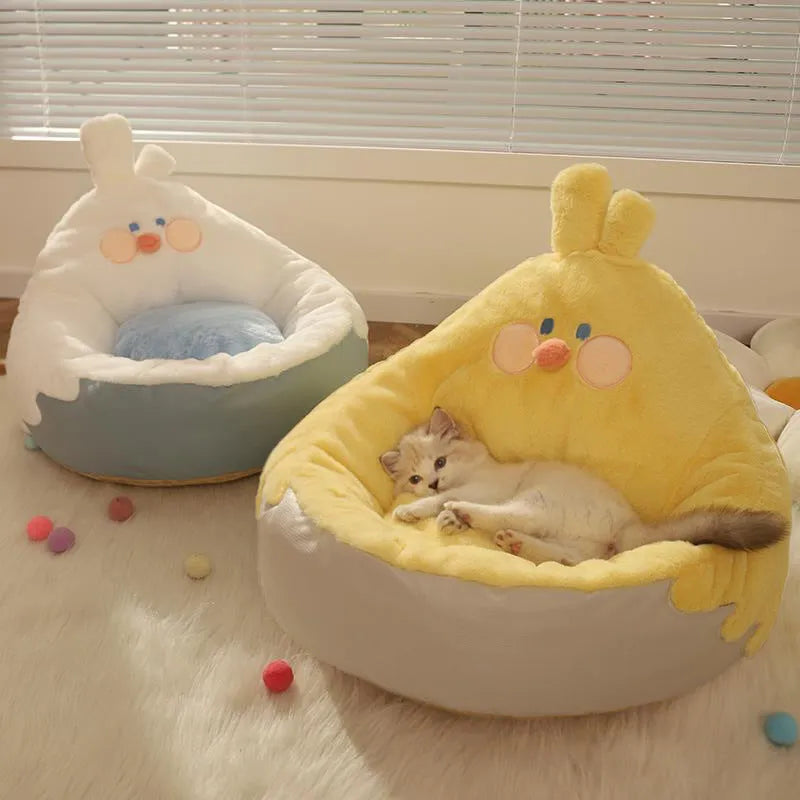 Cat's nest semi-closed pet bed 50x50x30cm in beige with chicken shape, made from polyester and PP cotton