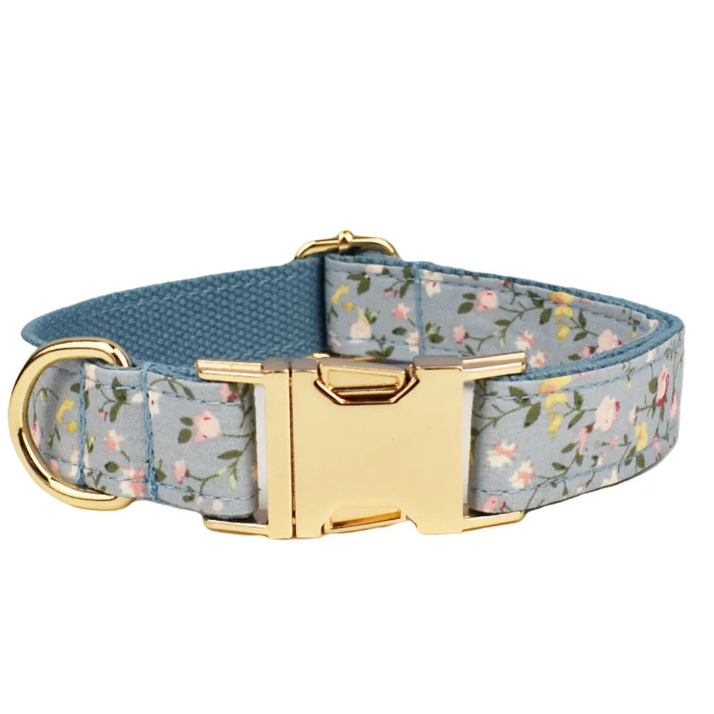 Floral pattern dog collar and matching accessories set in cloth material