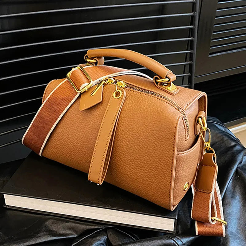Summer all-matching shoulder messenger bag in PU with visible stitching, outer slit pocket, horizontal square shape, available in five colours