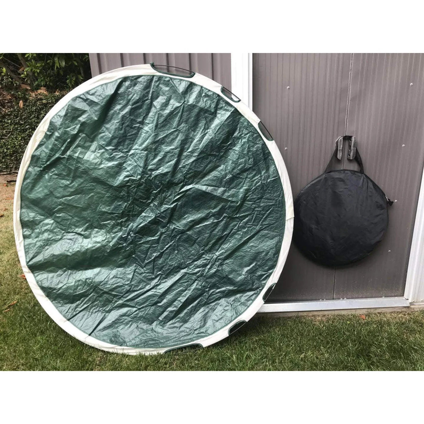 Green foldable dustpan leaf storage bag collector for efficient garden cleanup
