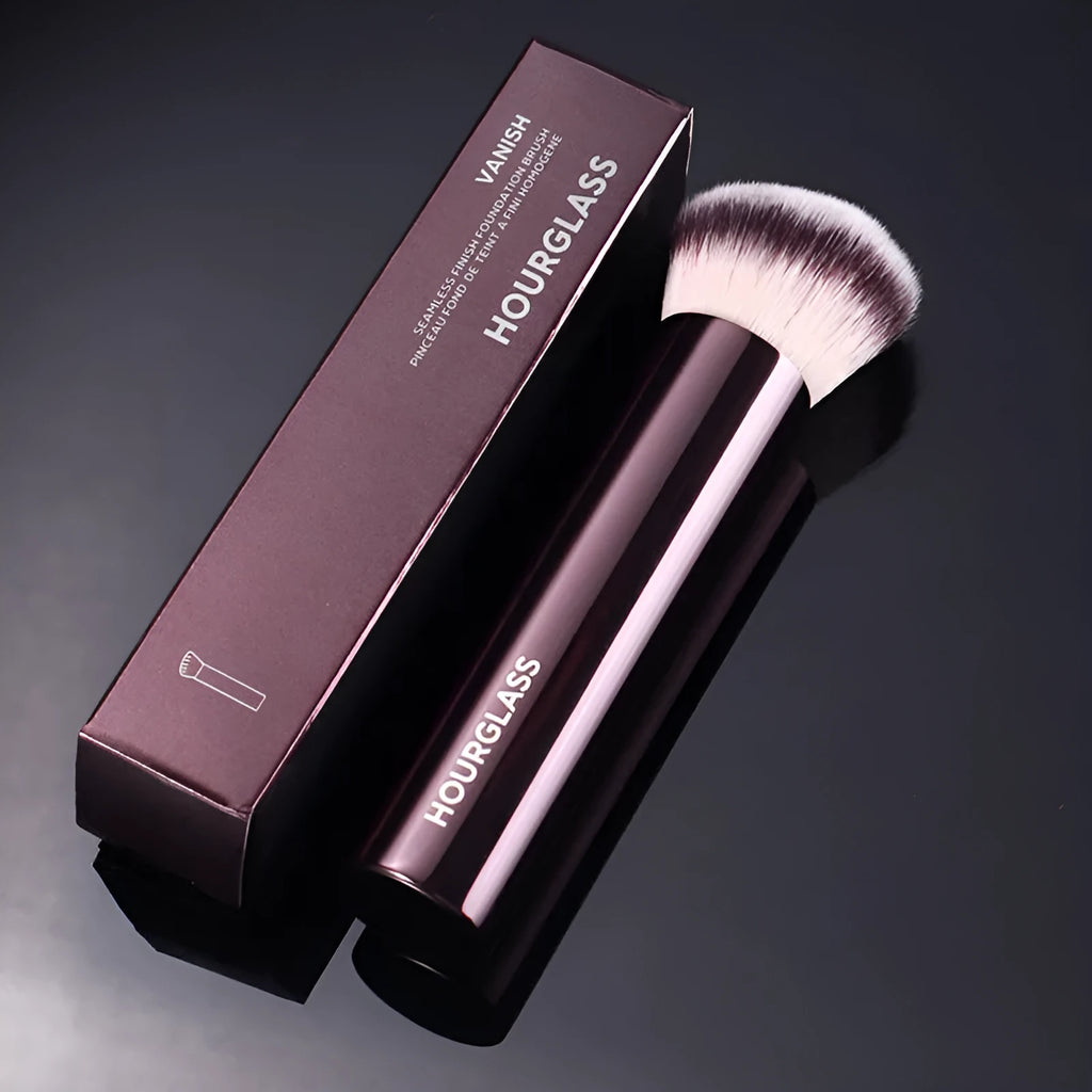 Inclined flat head foundation brush with man-made fibre bristles and steel handle, 119mm total length