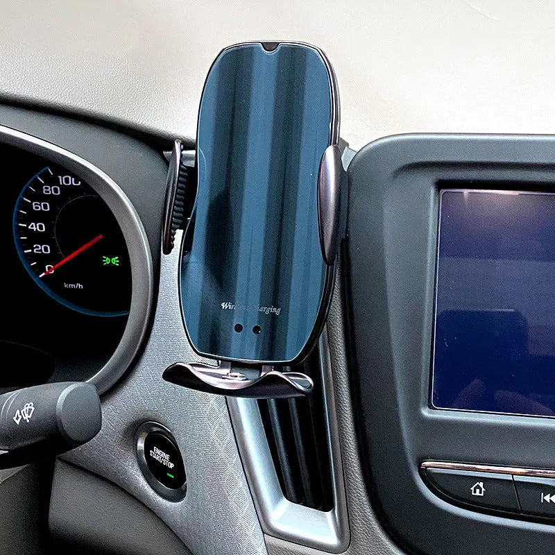 Qi wireless car charger mount in vertical design for 10W fast charging on iPhone 12 Pro Max and Samsung phones.