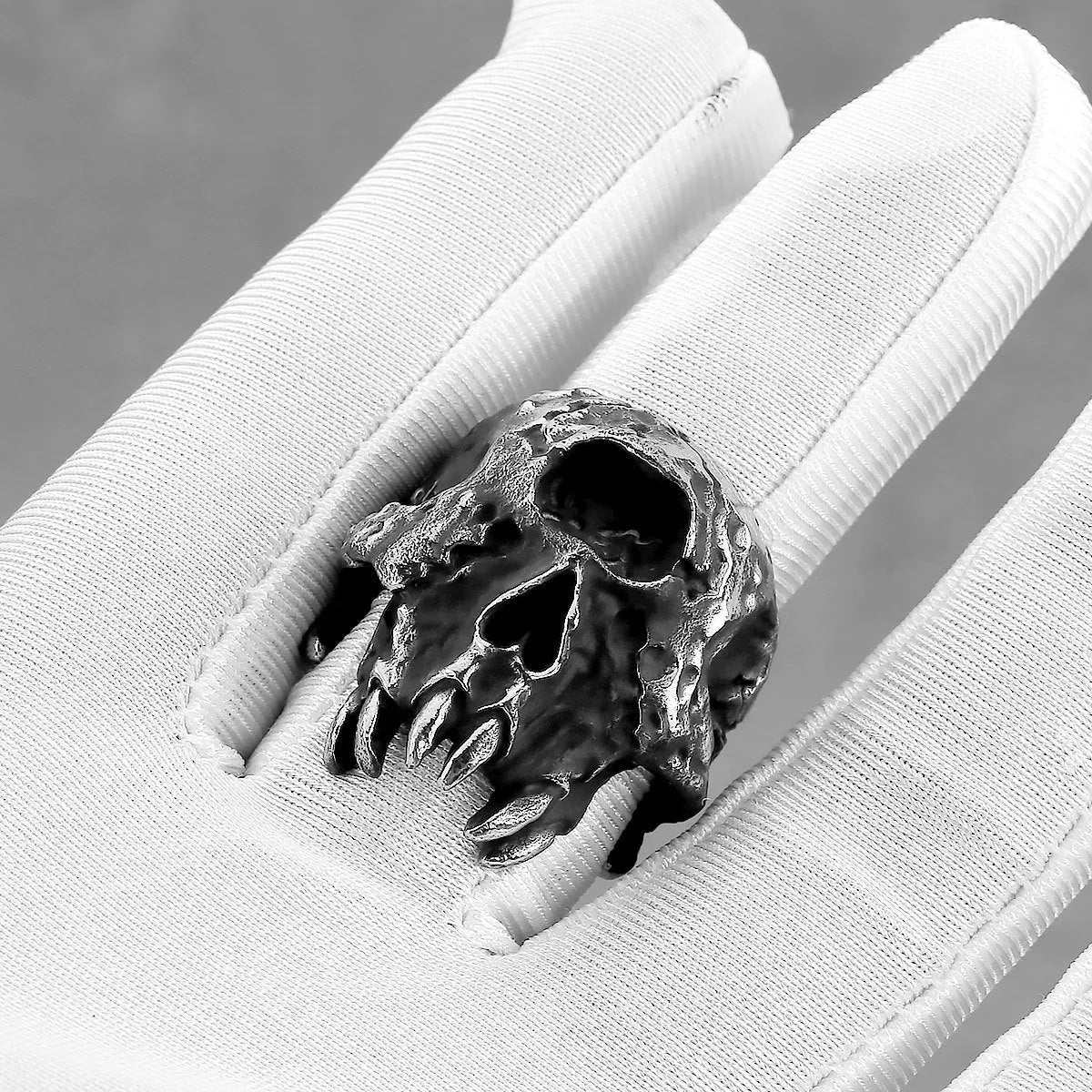 Silver alloy ring with detailed one-eyed skull design, retro punk jewellery
