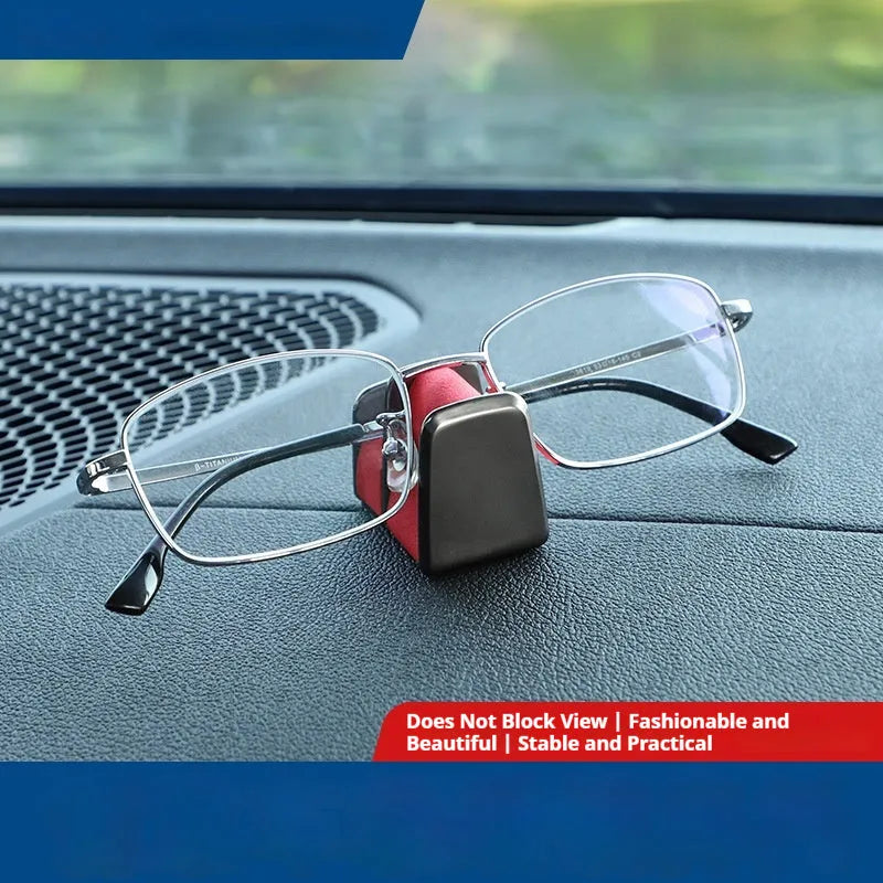 Car dashboard sunglasses holder clip in zinc alloy with leather elements measuring 3.7cm