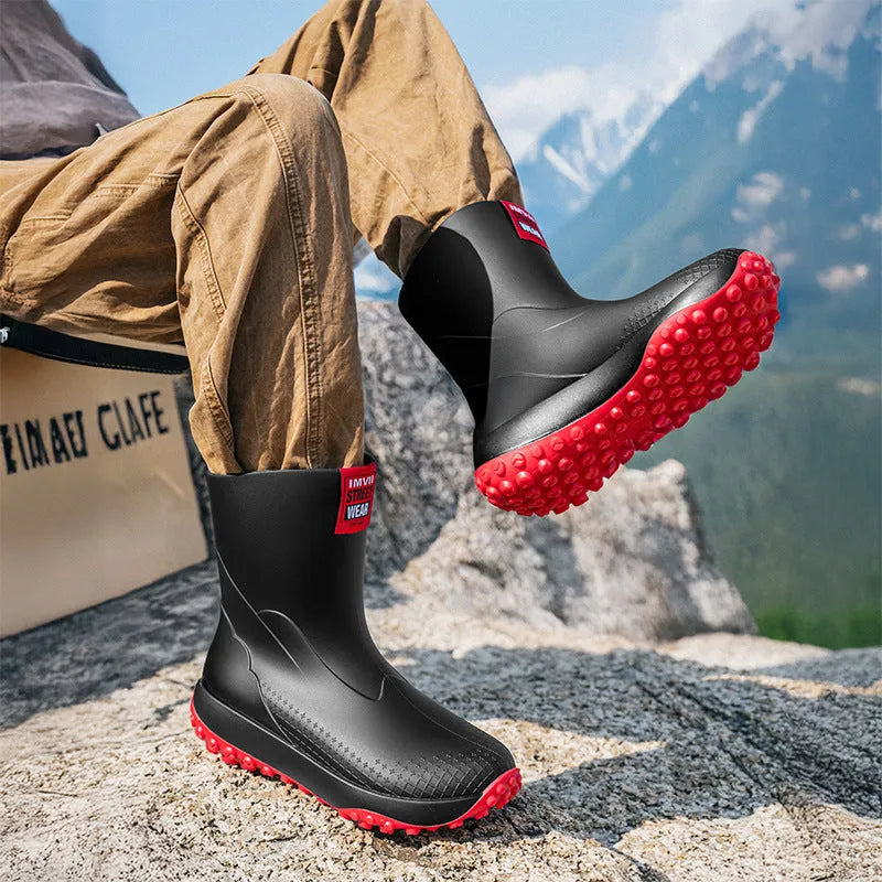 Men's PVC rain boots in four colours with plastic non-slip sole and mid-low tube design