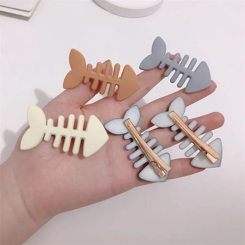 Fishbone pattern barrettes hair clips with duckbill clip mechanism in various colours