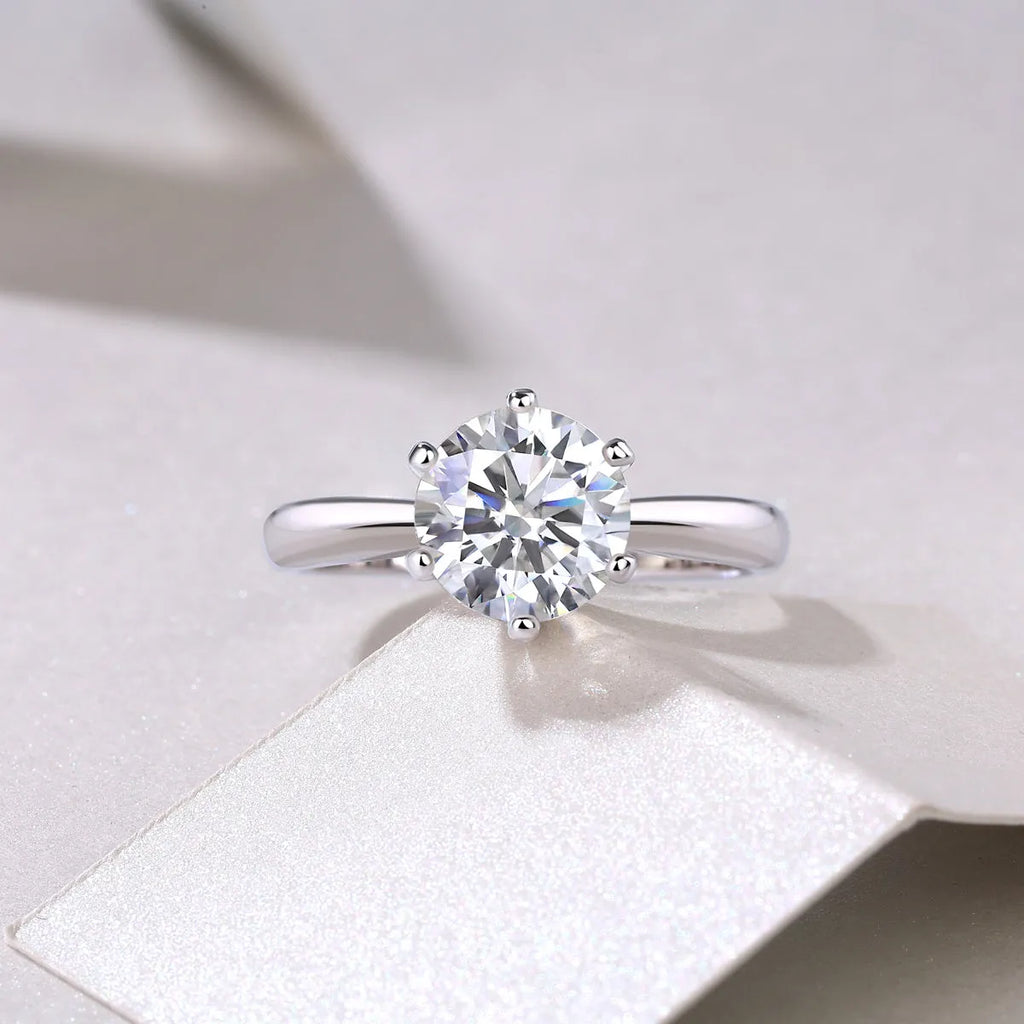 Classic six-prong moissanite wedding ring in S925 silver with platinum plating, GRA certified, 1-5 carat options