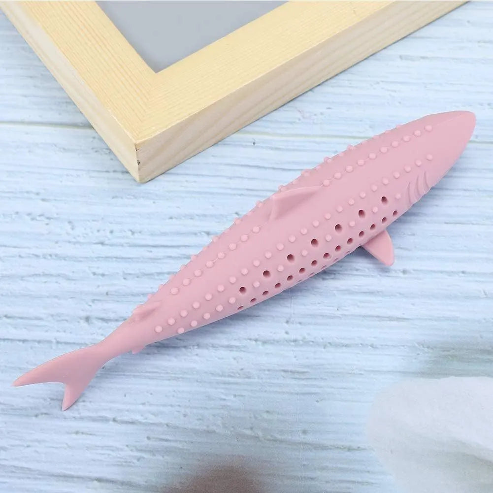 Fish-shaped silicone chew toy for cats with breathable side holes in green colour