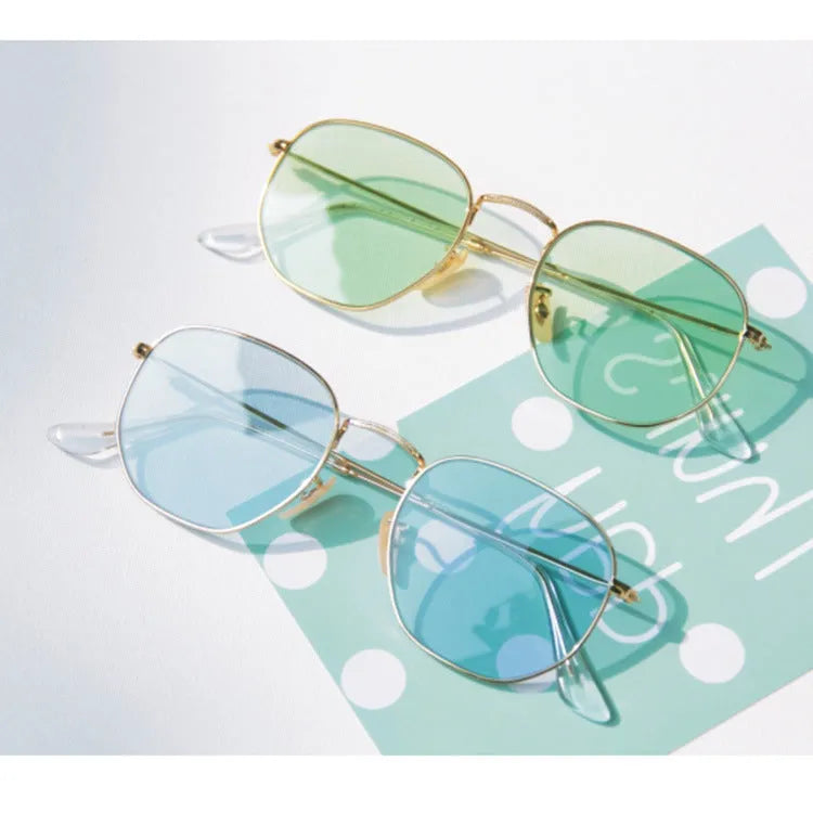 Retro street sunglasses with gold frame and transparent yellow resin lenses