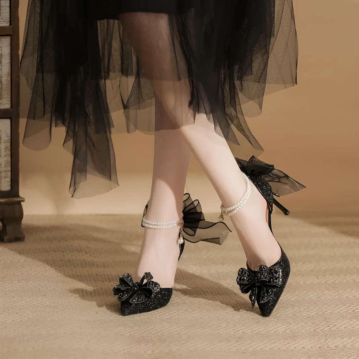 Black two-way all-matching outdoor sandal pumps with 6-8cm stiletto heel and pointed toe