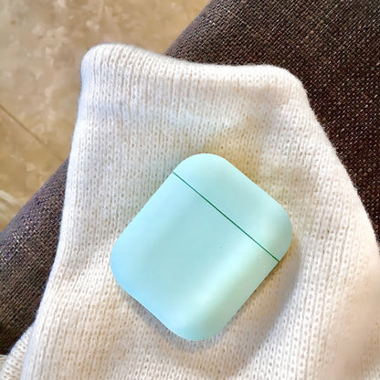 Black plastic wireless Bluetooth headset case for AirPods 1 and 2, 5.8 cm size with snap lid