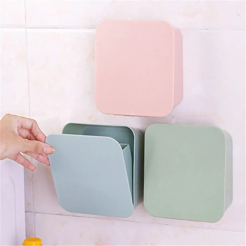 Decorative wall shelf for make-up storage in Nordic colours