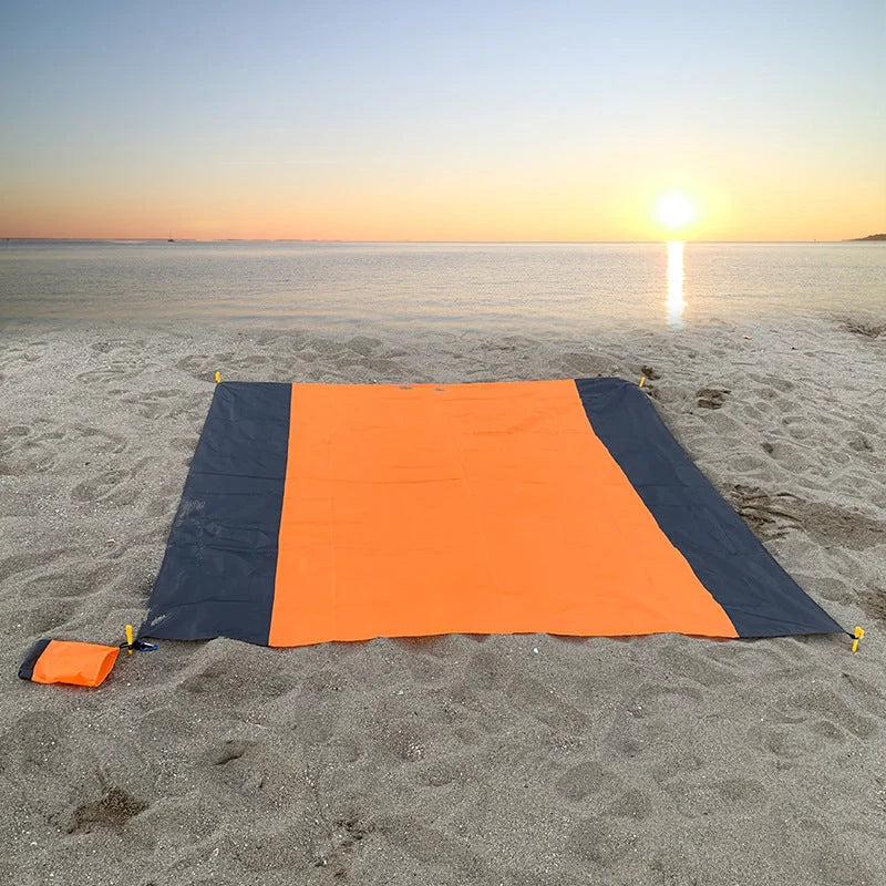 Foldable two-colour waterproof picnic mat for outdoor camping in vibrant colours