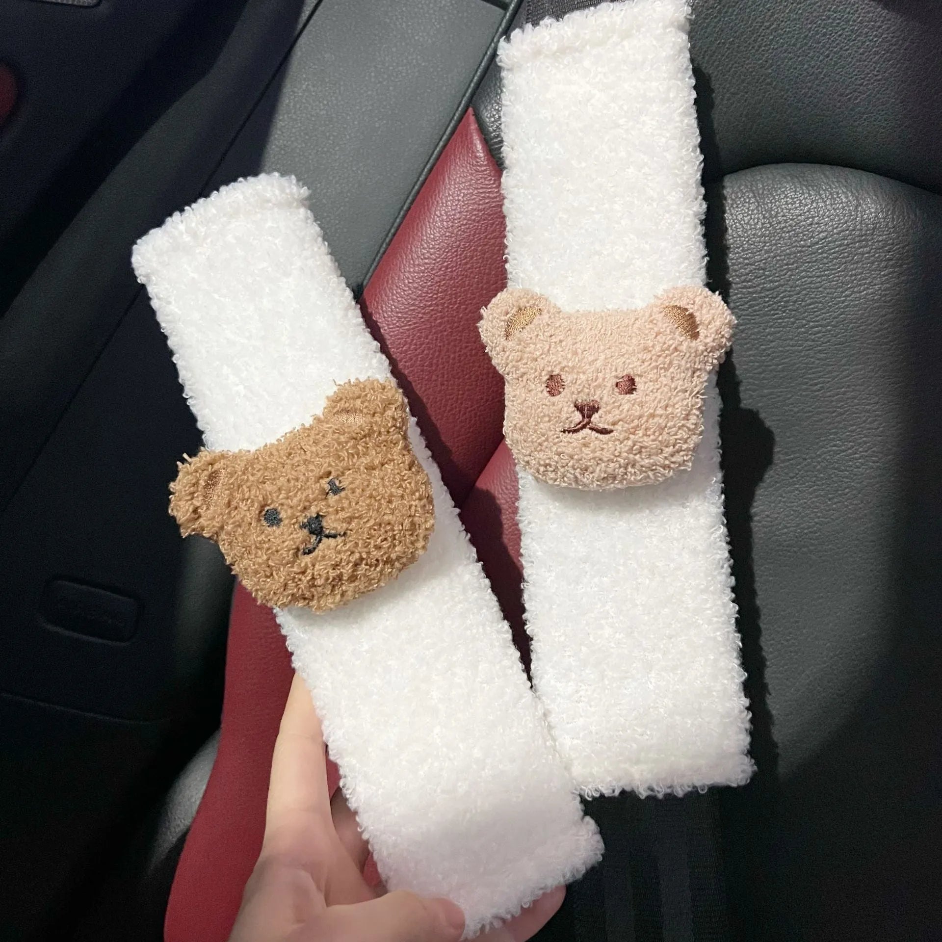 Cartoon bear shoulder sleeve protective cover for baby car seat in khaki or coffee colour