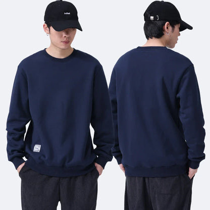 Cozy fleece pullover in various colors for men, featuring a round neckline and long sleeves for warmth and style
