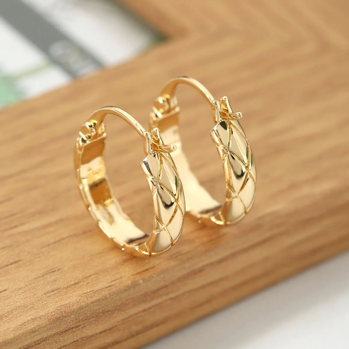 Diamond plaid earrings in golden yellow and silver, featuring a glossy finish and European and American style.