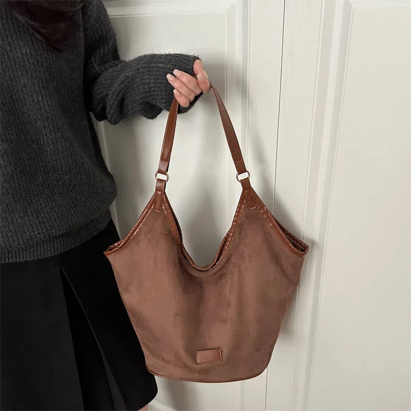 Women's corduroy high-capacity tote bag, 45x20.5x37.5 cm, with stitched seams, cross-over strap, Coffee colour option